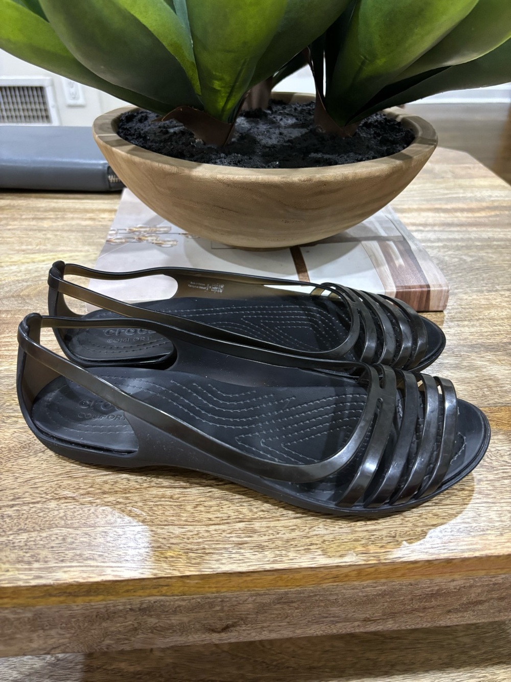 CROCS Isabella Jelly II Flat - Black